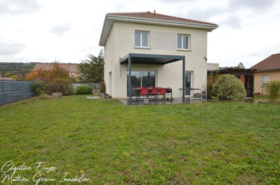 Maison - 104 m² - 4 pièces