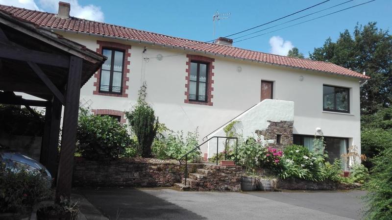 Maison - 205 m² - 10 pièces