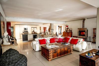 Maison - 308 m² - 10 pièces