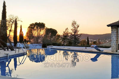 Villa - 280 m² - 11 pièces