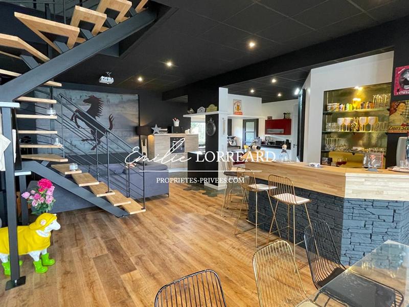 Maison - 480 m² - 13 pièces