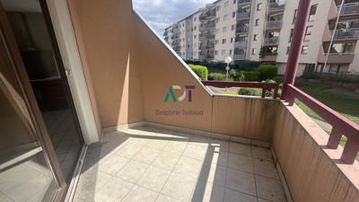 Appartement - 80 m² - 4 pièces