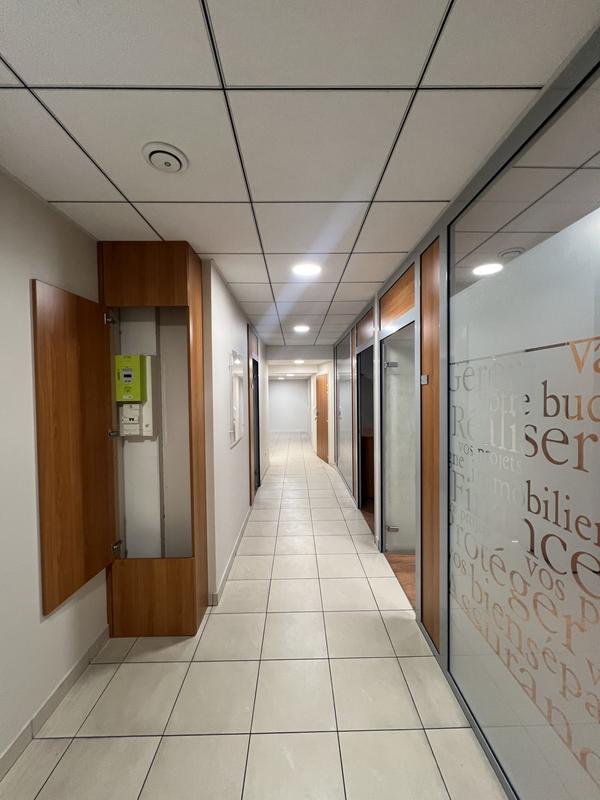 Local commercial - 136 m²