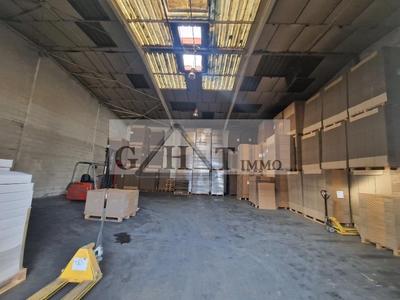 Entrepôt - 1 875 m²