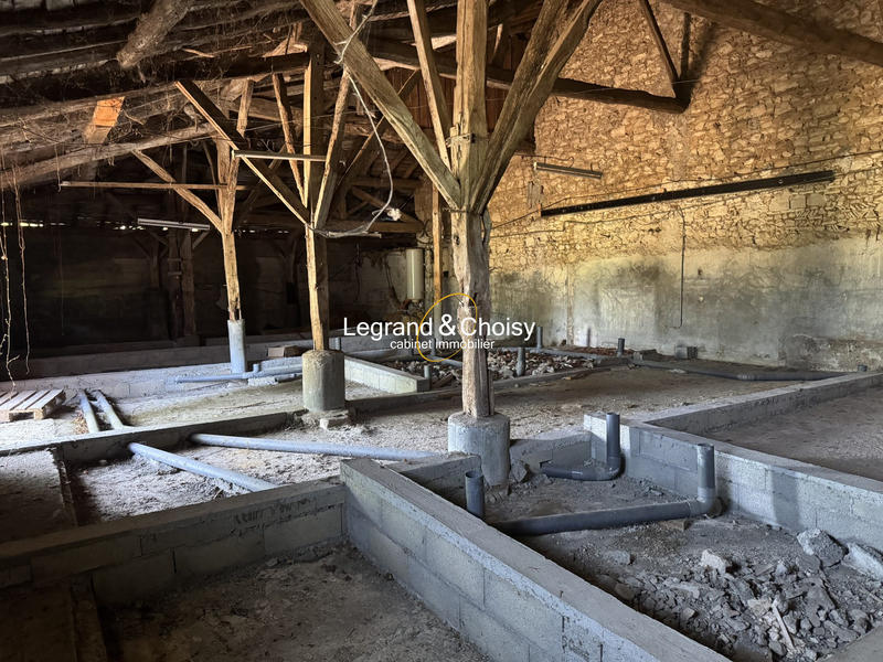 Maison - 260 m² - 1 pièce