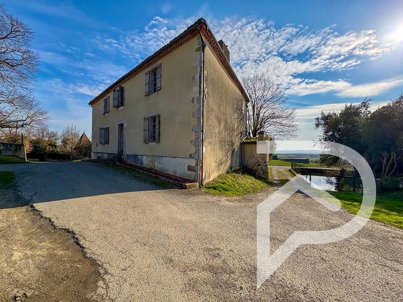 Maison - 260 m² - 7 pièces