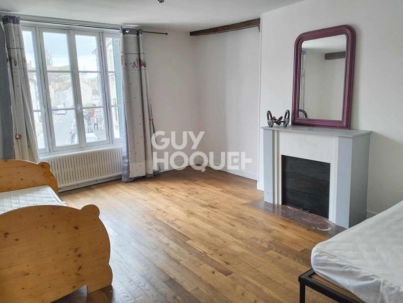 Maison - 225 m² - 7 pièces