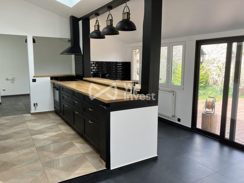 Maison - 137 m² - 6 pièces