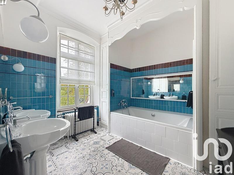 Maison - 442 m² - 8 pièces