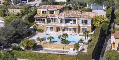 Villa - 400 m² - 10 pièces