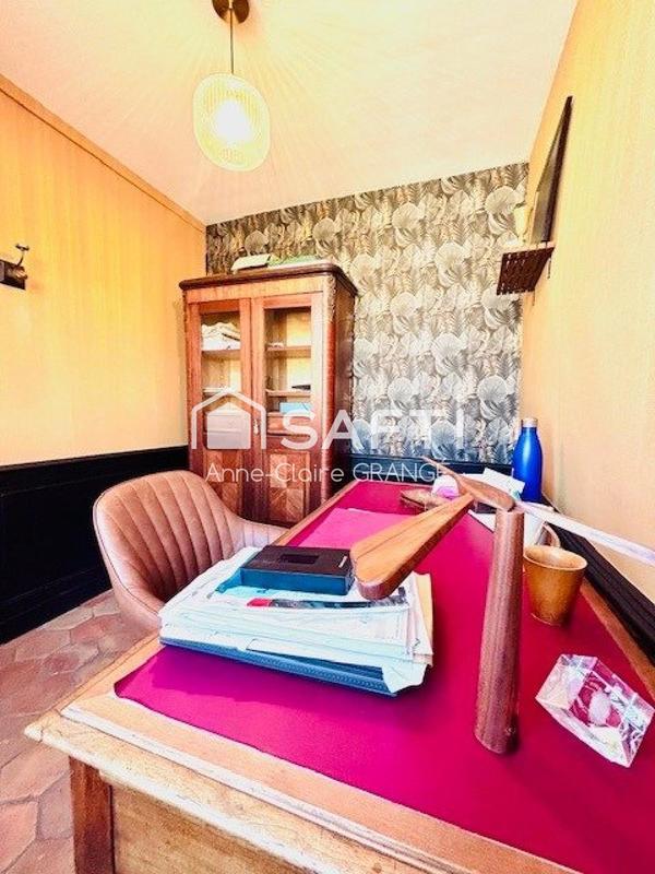 Maison - 221 m² - 12 pièces