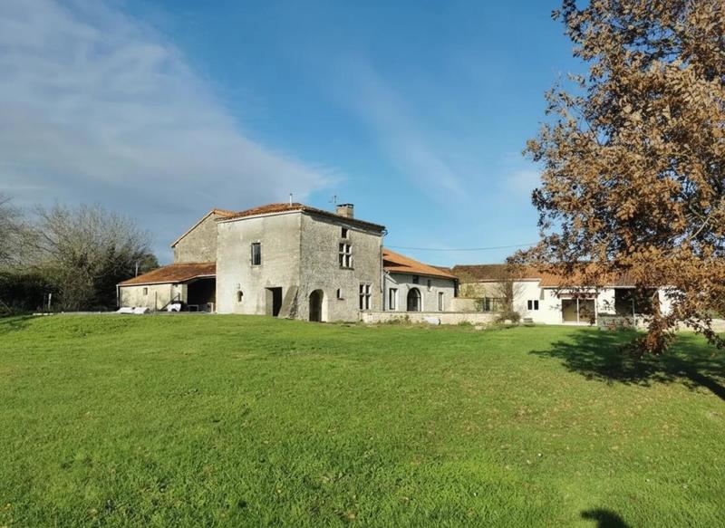 Demeure - 280 m² - 7 pièces