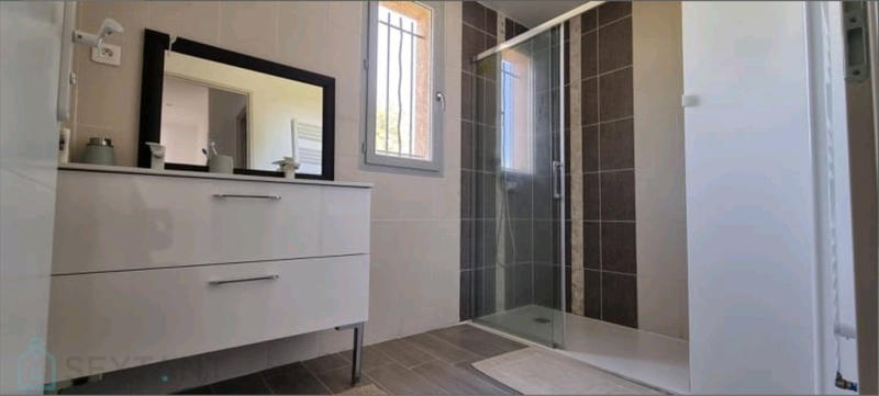 Maison - 213 m² - 9 pièces