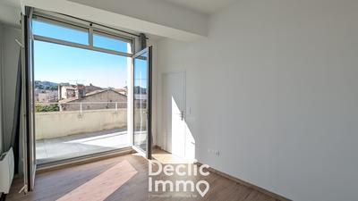 Appartement sur toit - 80 m² - 3 pièces