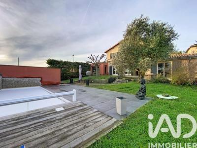 Maison - 218 m² - 8 pièces