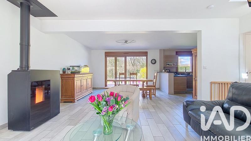 Maison - 122 m² - 8 pièces