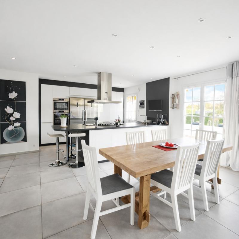 Pavillon - 150 m² - 6 pièces