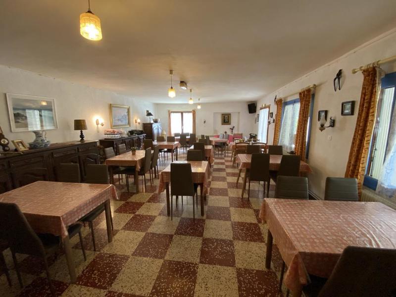 Maison - 334 m² - 13 pièces