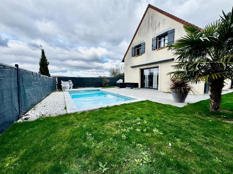 Maison - 96 m² - 5 pièces