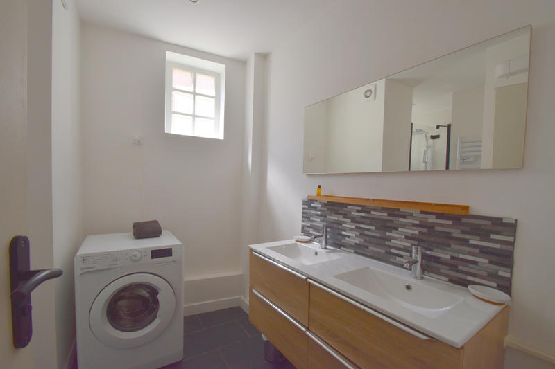 Appartement - 99 m² - 4 pièces