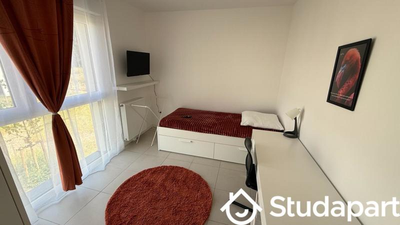 Chambre - 11 m² - 1 pièce