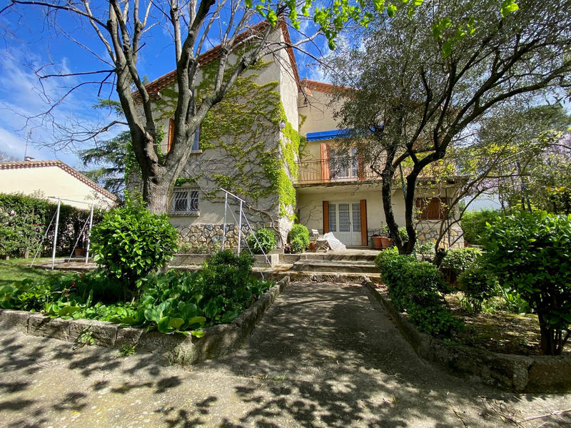 Maison - 122 m² - 5 pièces