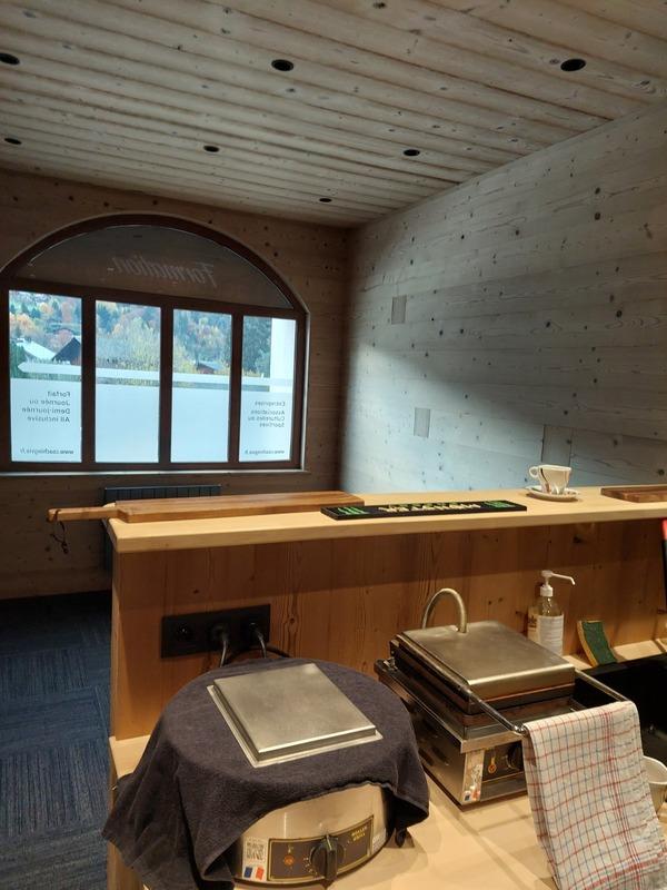 Local commercial - 236 m² - 10 pièces