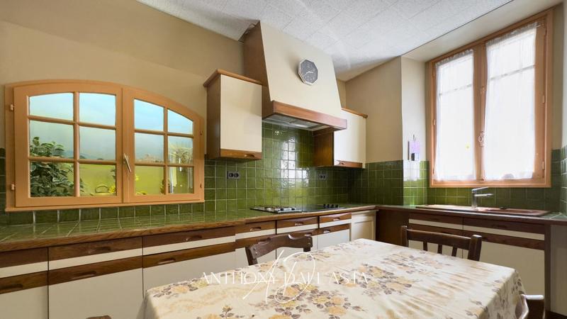 Maison - 207 m² - 6 pièces