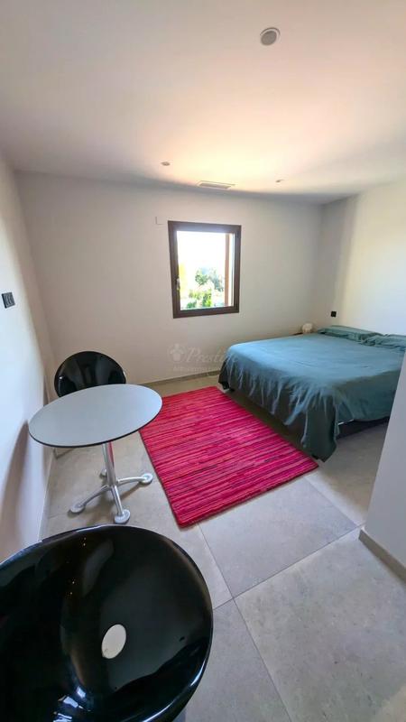 Maison - 260 m² - 7 pièces