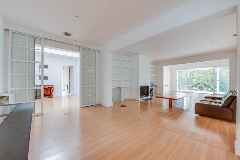 Maison contemporaine - 380 m² - 10 pièces