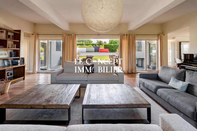 Villa - 295 m² - 12 pièces