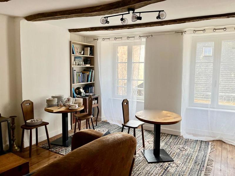 Maison - 230 m² - 13 pièces