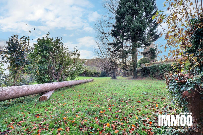 Maison - 250 m² - 9 pièces