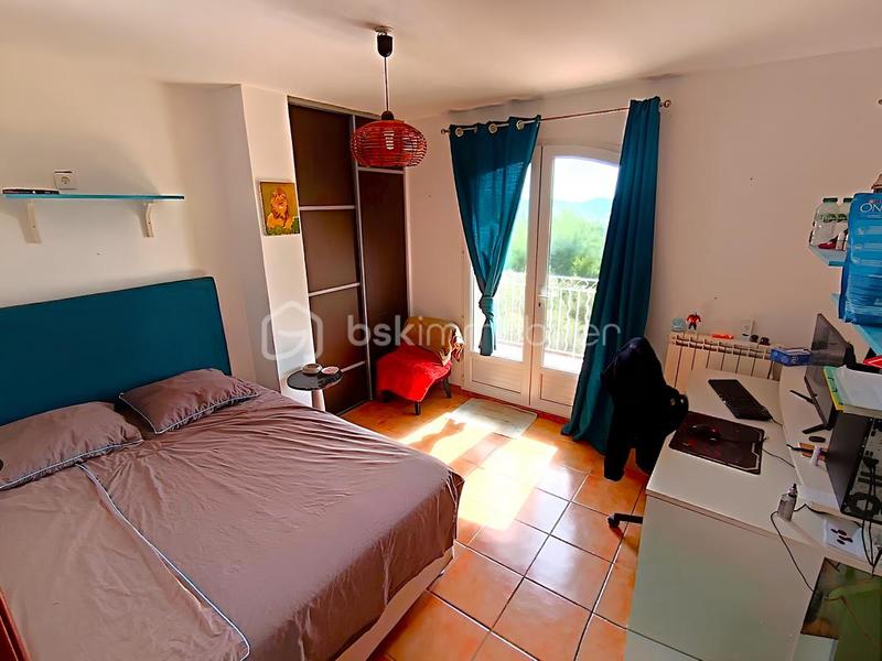 Villa - 225 m² - 9 pièces