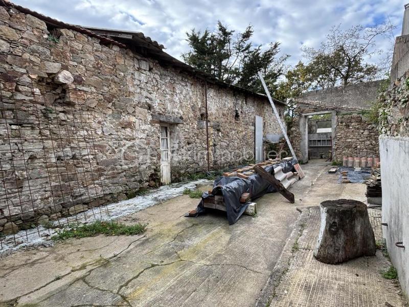 Immeuble - 110 m² - 3 pièces