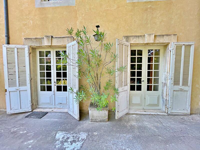 Maison ancienne - 751 m² - 17 pièces