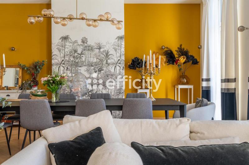 Maison - 330 m² - 9 pièces