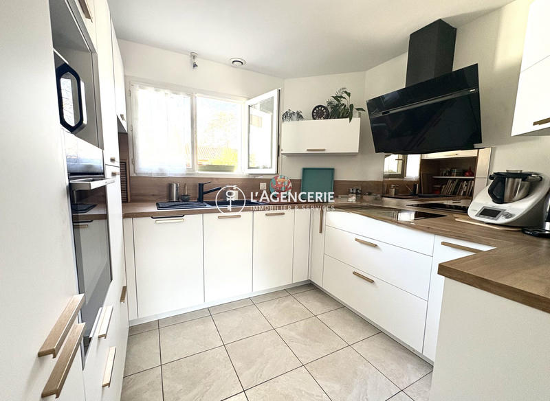 Maison - 98 m² - 4 pièces