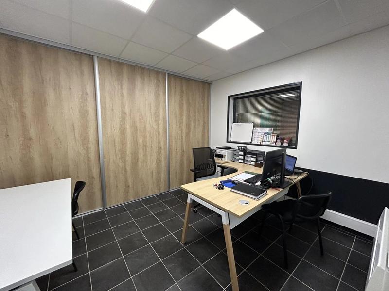 Bureau - 352 m² - 9 pièces