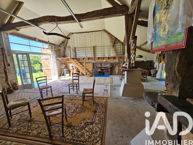 Maison - 168 m² - 8 pièces