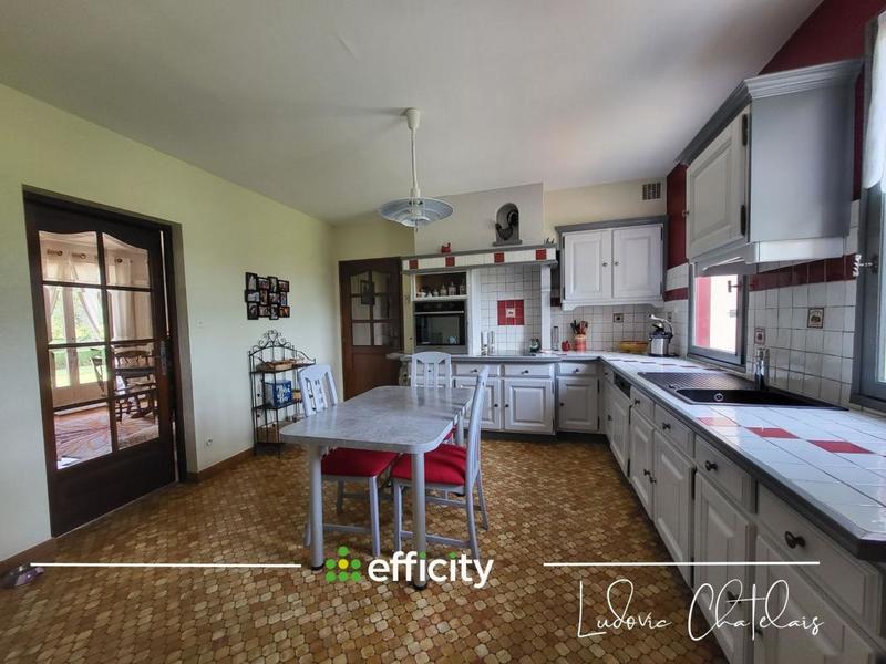 Maison - 210 m² - 9 pièces