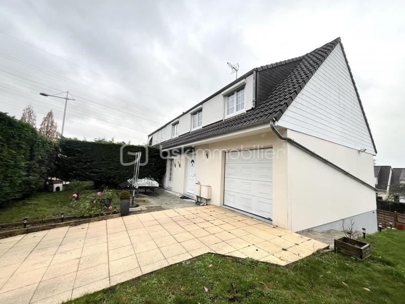 Maison - 104 m² - 6 pièces