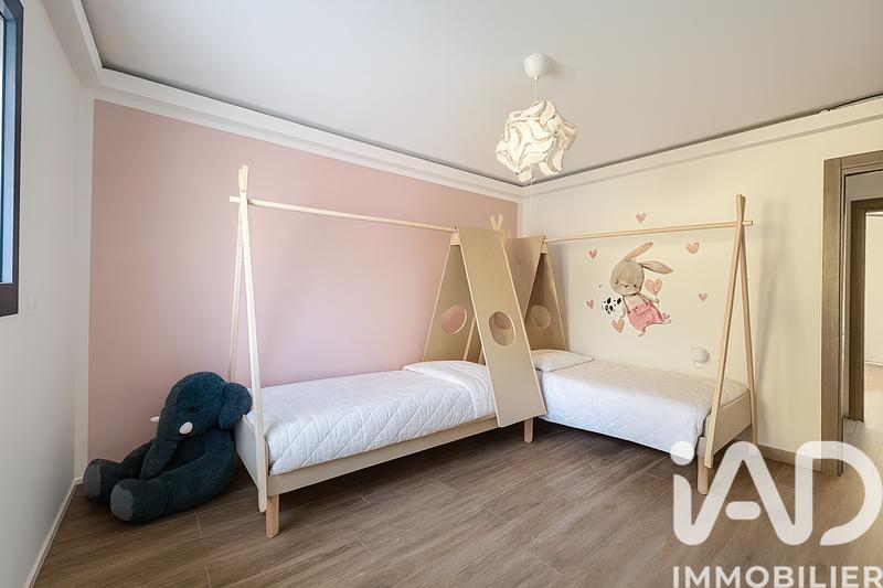 Maison - 181 m² - 5 pièces