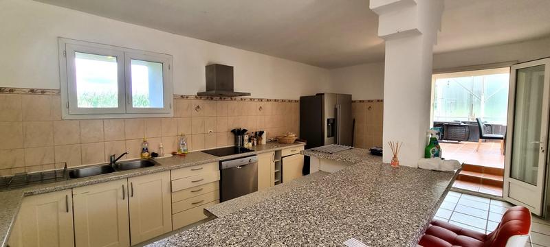 Maison - 182 m² - 9 pièces