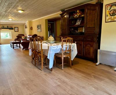 Maison - 318 m² - 9 pièces