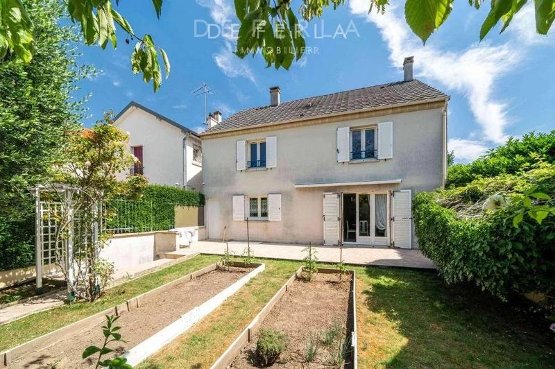 Maison - 230 m² - 5 pièces