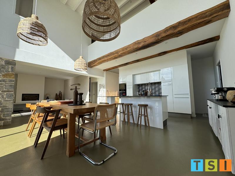 Maison - 183 m² - 6 pièces