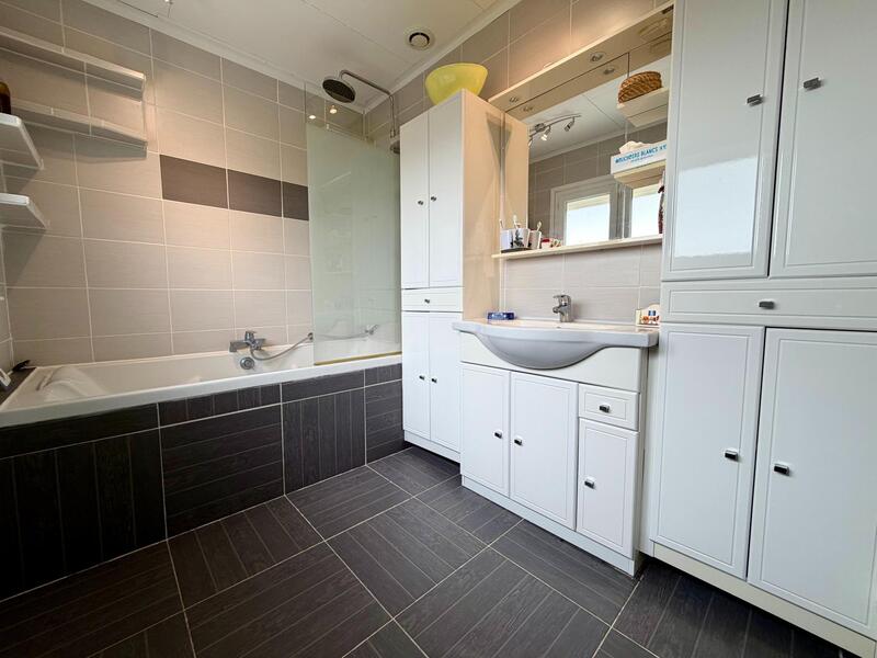 Maison - 137 m² - 6 pièces