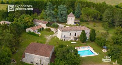 Demeure - 480 m² - 12 pièces