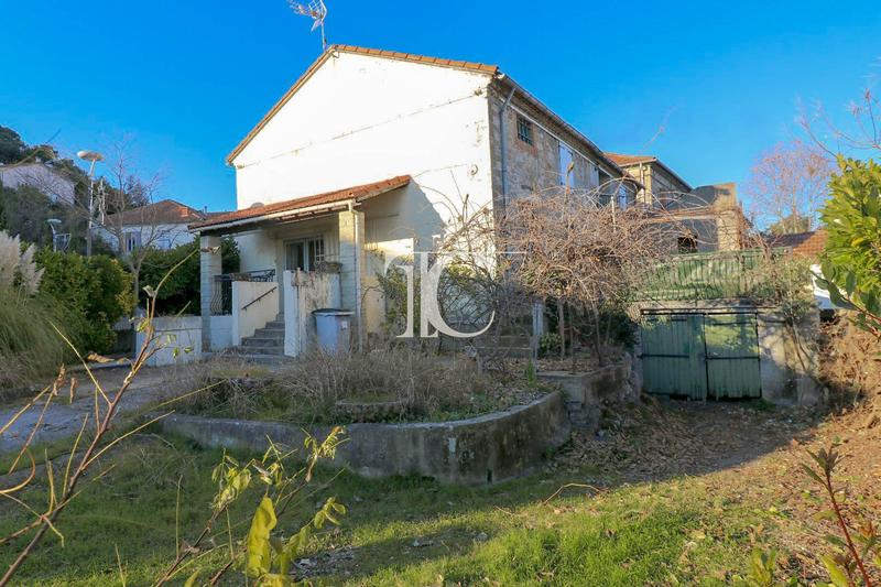 Maison - 180 m² - 7 pièces